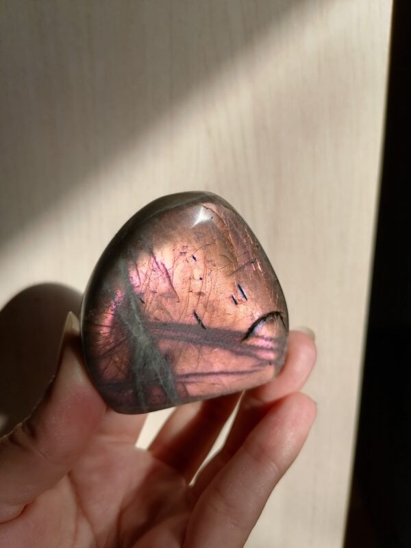 labradorite intuition imagination protection lithothérapie