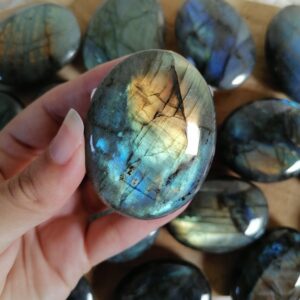 Galet Labradorite – protection, imagination, régénération