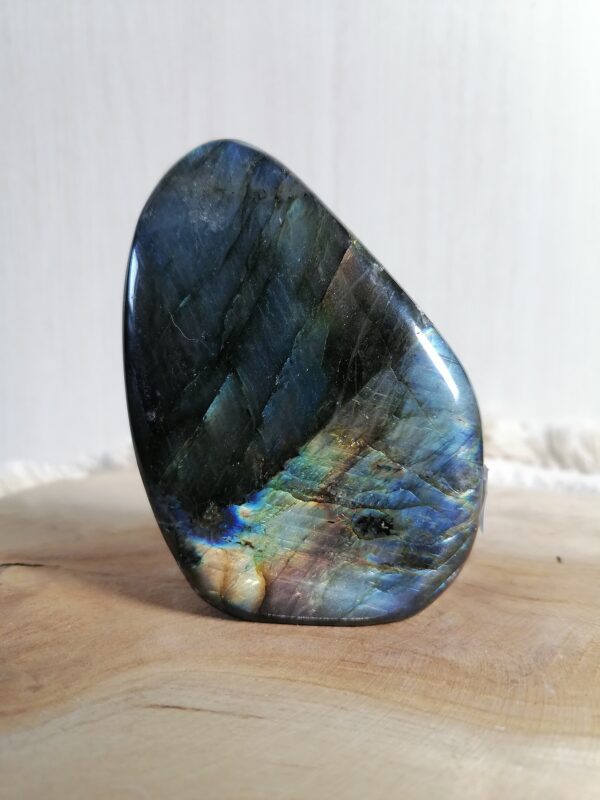 labradorite intuition imagination protection lithothérapie